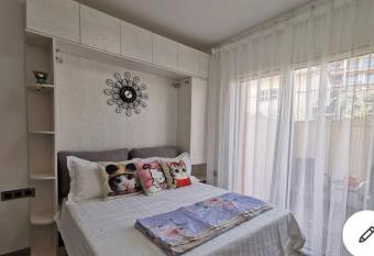 Perle Maritime Studio 3    deux pas de la mer has Balcony rooms