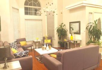 Casa saldana. Spacious home, can host 16 people has Balcony rooms