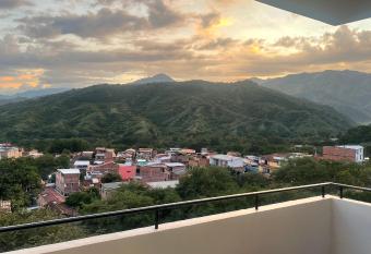   Vista Incre  ble Apartamento Tamarindo! has Balcony rooms