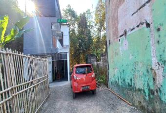 OYO 93188 Soren Hotel And Coffee allows 18 year olds to book a room