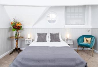 The Townhouse Sutton allows 18 year olds to book a room