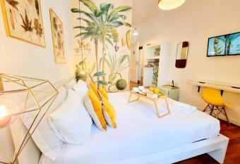 Rosa Hotel has Balcony rooms