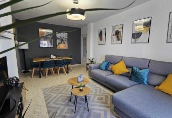 Karma loft en la playa allows 18 year olds to book a room