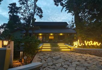 SylVan Resort has Balcony rooms