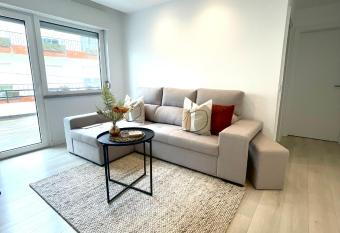 Modern Spacious Apartment has Balcony rooms