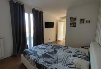 White carini camere has Balcony rooms