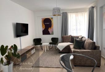 WhiteRose Apartments has Balcony rooms