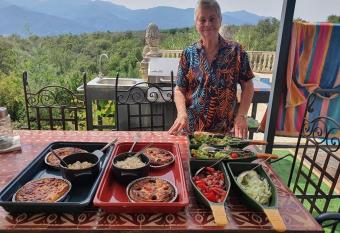 Villa la Cerisaie. has Balcony rooms