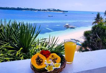 Clifftop Home with Amazing View has Balcony rooms