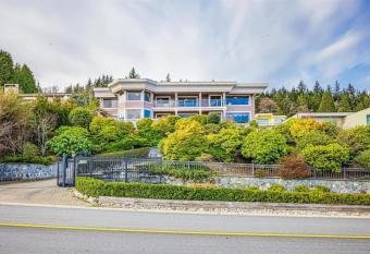 west vancouver amazing pacific view villa has Balcony rooms