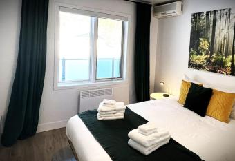 Suite 211 - Destination Mont-Orford allows 18 year olds to book a room