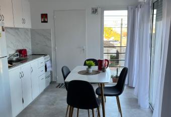 Departamento nuevo con balc  n has Balcony rooms