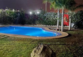 Villa avec piscine et jardin priv  s has Balcony rooms