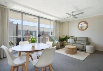 1 Bedroom Inner City Unit has Balcony rooms