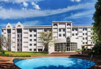 StayEasy Eastgate has Smoking rooms