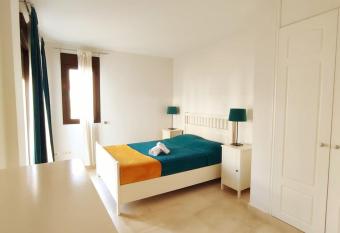 Apartamento en Birdie Club allows 18 year olds to book a room