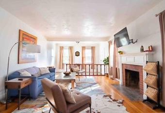 Birmingham Home/2BR/Close to everything! has Balcony rooms