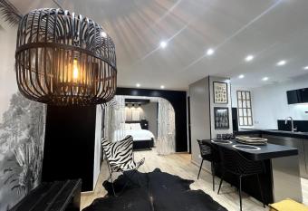 Chez Herv   et Nicky has Balcony rooms