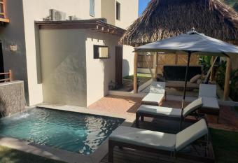 CASA CANDRA (HOTEL BOUTIQUE) has Balcony rooms