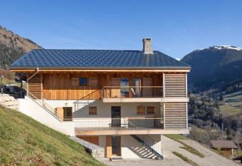 Chalet Les Galetas du Mont Blanc has Balcony rooms