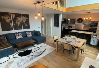 Duplexe Porte de Paris has Balcony rooms