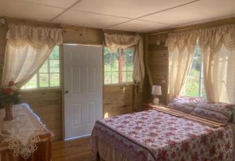 The Kool Spot has Balcony rooms