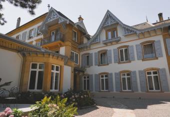 Le Faubourg 29 allows 18 year olds to book a room