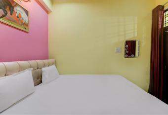 Super OYO Prayag Hotel & Restaurent allows 18 year olds to book a room