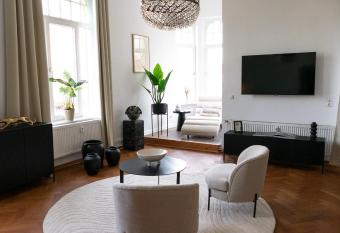 Lio Suite Design Apartment Balkon Netflix Parken has Balcony rooms