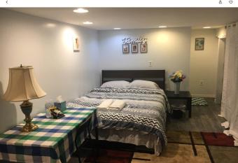 Gateway en-suite bedroom only one bed next jhu allows 18 year olds to book a room