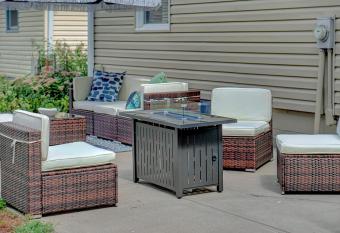 New Groovy Home Game Room Sleeps 8 allows 18 year olds to book a room