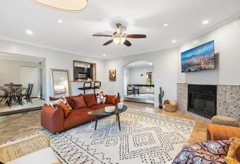 Pool -Hot Tub - Game Room - BBQ has rooms with a private hot tub