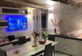 Nil   near Rome,Nettuno allows 18 year olds to book a room