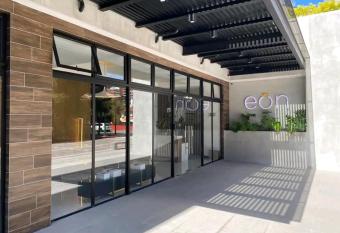 Apartamento Delux by M&F has rooms with a private hot tub