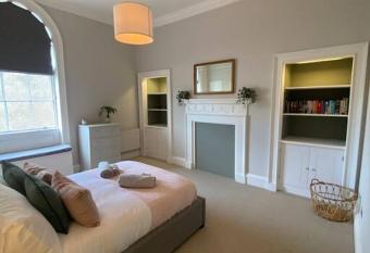 The Old Bank House - Ross-on-Wye has Balcony rooms