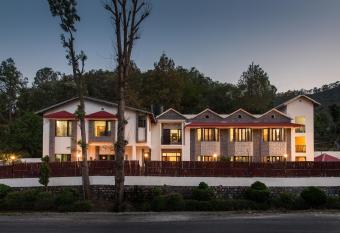 IVY The Boutique Hotel By Sukhmani Resorts has Balcony rooms