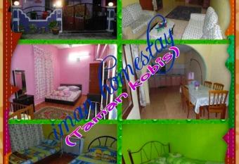 Iman homestay has Balcony rooms