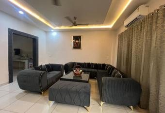 Luxury 3bhk villa (mere bebe da villa)@gopal nagar has Balcony rooms