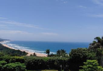 Donna s House, 3 Glen drive, Zinkwazi Beach allows 18 year olds to book a room