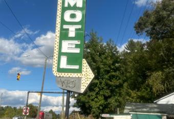 Whispering Pines Motel has Smoking rooms
