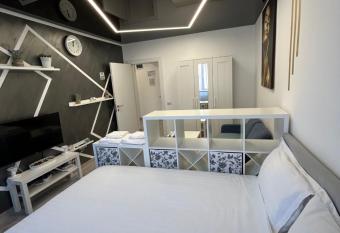 Perla Home - Studio 9 allows 18 year olds to book a room