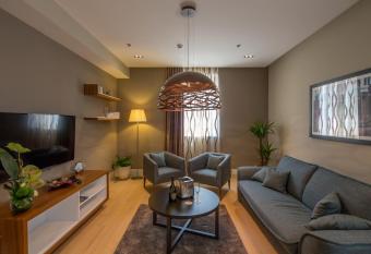 Cornaro Hotel has rooms with a private hot tub