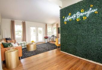 Serenity On Montclair - Groups/Games/Fastwifi has Balcony rooms