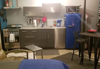 MASTERS GOLF GETAWAY STUDIO 1105 allows 18 year olds to book a room