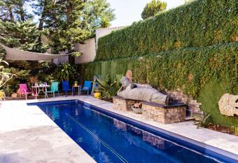 Jellybean Manor Fairytale Retreat allows 18 year olds to book a room