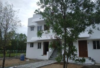 Emeraldvilla256A has Balcony rooms