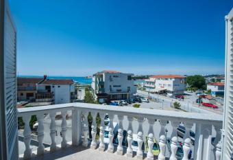 Apartments Nena has Balcony rooms