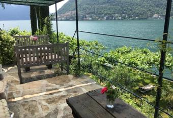 Casa Vacanza Castagna has Balcony rooms