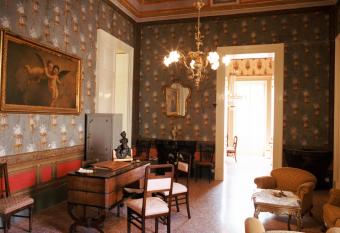Palazzo Leuzzi B&B has Balcony rooms