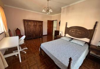 Victoria Superb Rooms has Balcony rooms